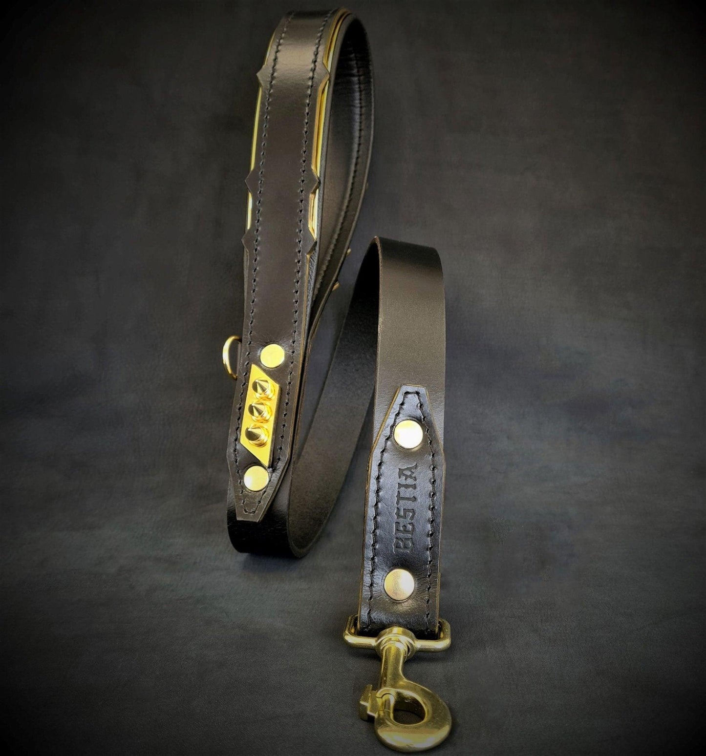 The ''Midas'' Collar Gold